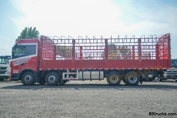 SANY Group Yinsong Edition 430 hp 8X4(12 wheels) 9.5m Stake Cargo Truck Exterior (3) | 86Trucks