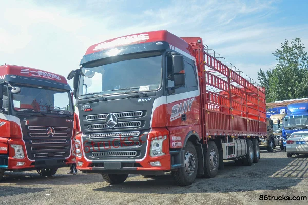 SANY Group Yinsong Edition 430 hp 8X4(12 wheels) 9.5m Stake Cargo Truck Exterior (2) | 86Trucks
