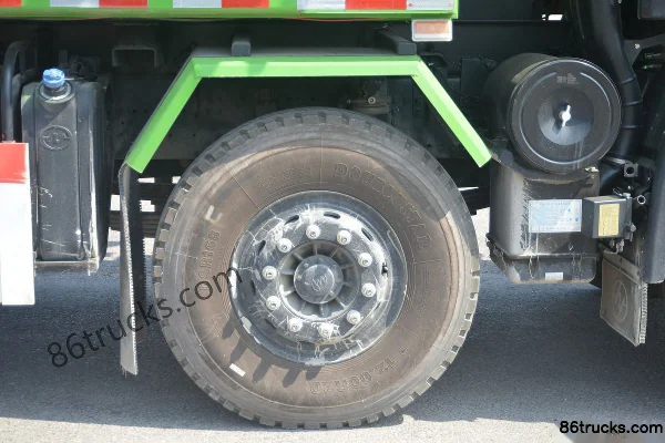SAIC Hongyan New King Kong M500 390 ch 8X4(12 roues) 6.8 m Camion benne Cabine (3) | 86Trucks
