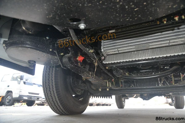 JMC Shunda Narrow Body Luxury Edition 116hp 4X2(6 wheels) 3.1m Single Row Flatbed Light Truck Chassis (2) | 86Trucks