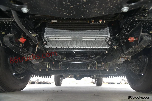 JMC Shunda Narrow Body Luxury Edition 116hp 4X2(6 wheels) 3.1m Single Row Flatbed Light Truck Chassis (1) | 86Trucks