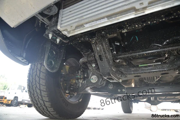 JMC Yuhu 7 2020 model Shuxiang Edition 2.0T diesel 142hp automatic 2WD short-wheelbase double-row pickup Body (2) | 86Trucks