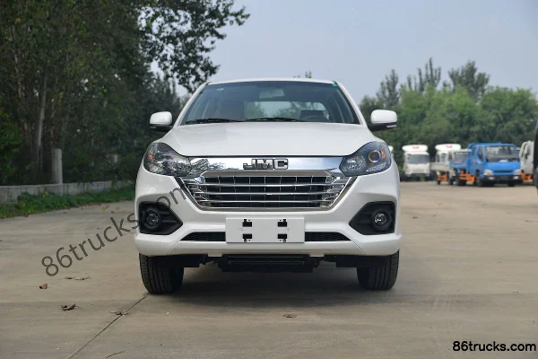 JMC New Baodian 2020 Model Comfort Edition 2.5T Diesel 140 hp 2WD Standard Wheelbase Double Row Pickup (China VI) Cab (2) | 86Trucks