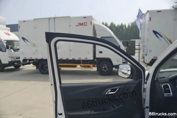 JMC New Baodian 2020 Model Comfort Edition 2.5T Diesel 140 hp 2WD Standard Wheelbase Double Row Pickup (China VI) Chassis (2) | 86Trucks