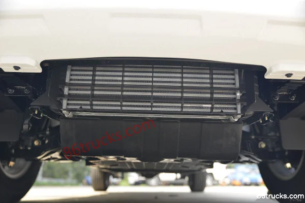 JMC New Baodian 2020 Model Comfort Edition 2.5T Diesel 140 hp 2WD Standard Wheelbase Double Row Pickup (China VI) Body (1) | 86Trucks