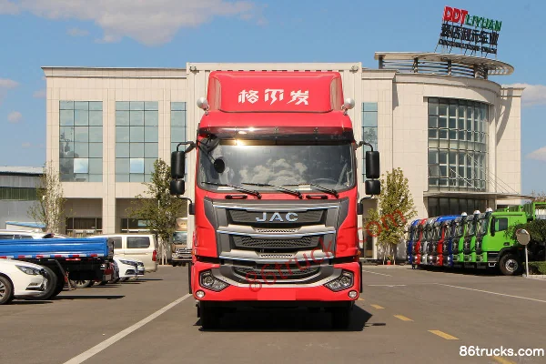 JAC Gallop A6L II Medium Truck 220 hp 4X2(6 wheels) 6.8m Van Cargo Truck Exterior (2) | 86Trucks