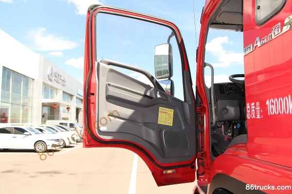 JAC Gallop A6L II Medium Truck 220 hp 4X2(6 wheels) 6.8m Van Cargo Truck Cab (1) | 86Trucks