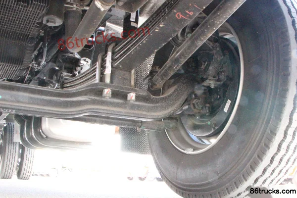 JAC Gallop A6L II Medium Truck 220 hp 4X2(6 wheels) 6.8m Van Cargo Truck Chassis (3) | 86Trucks