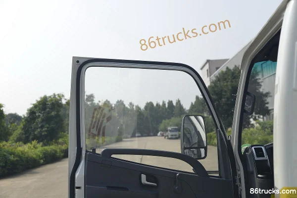 Kama K3 Jinyunka 127 hp 4X2(6 wheels) multi-function dust suppression truck (China VI) Cab (2) | 86Trucks