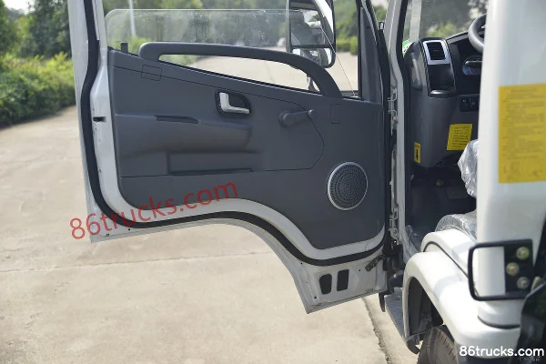 Kama K3 Jinyunka 127hp 4X2(6 wheels) Suction Truck (China VI) Cab (3) | 86Trucks
