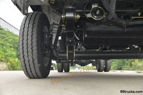 Kama Ruiling 91hp Gasoline 4X2(6 wheels) Interchangeable Container Garbage Truck (China VI) (Wanglongwei Brand) Chassis (2) | 86Trucks