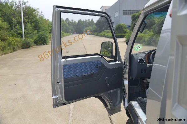 Kama Ruiling 91 hp Gasoline 4X2(6 wheels) self-loading garbage truck (China VI) (Wanglongwei brand) Cab (1) | 86Trucks