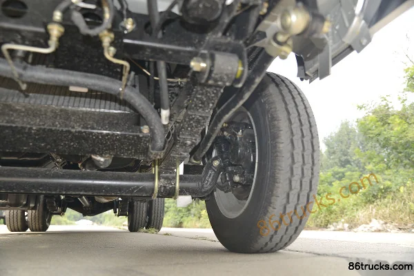Kama Ruiling 91 hp Gasoline 4X2(6 wheels) self-loading garbage truck (China VI) (Wanglongwei brand) Chassis (3) | 86Trucks