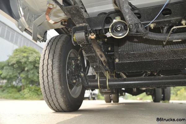 Kama Ruiling 91 hp Gasoline 4X2(6 wheels) self-loading garbage truck (China VI) (Wanglongwei brand) Chassis (2) | 86Trucks
