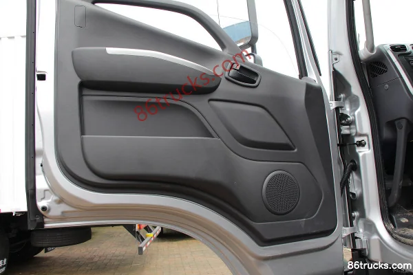Foton Auhang R 210 ch 4X2(6 roues) camion porteur fourgon 9,78 m (empattement 7300) Cabine (2) | 86Trucks