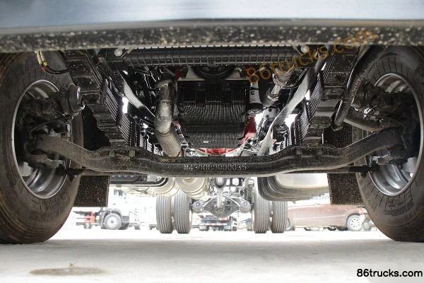 Foton Ouhang R-Series Green Star 185hp 4X2(6 wheels) Semi-sleeper Cargo Truck Chassis (1) | 86Trucks