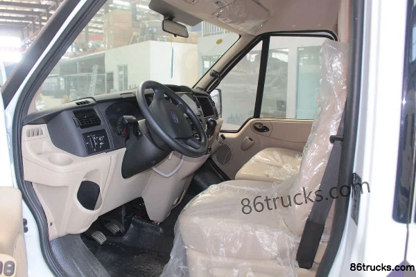 JMC New Transit V362 121 hp 4X2(6 wheels) ambulance (Chengliwei brand) Interior (3) | 86Trucks