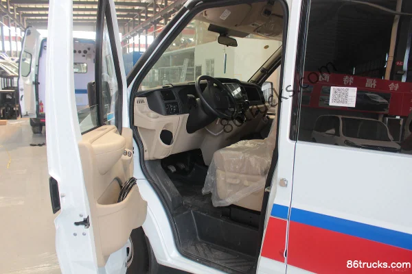 JMC New Transit V362 121 hp 4X2(6 wheels) ambulance (Chengliwei brand) Interior (1) | 86Trucks