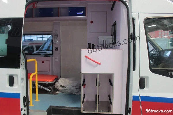 JMC New Transit V362 121 hp 4X2(6 wheels) ambulance (Chengliwei brand) Cargo Box (2) | 86Trucks