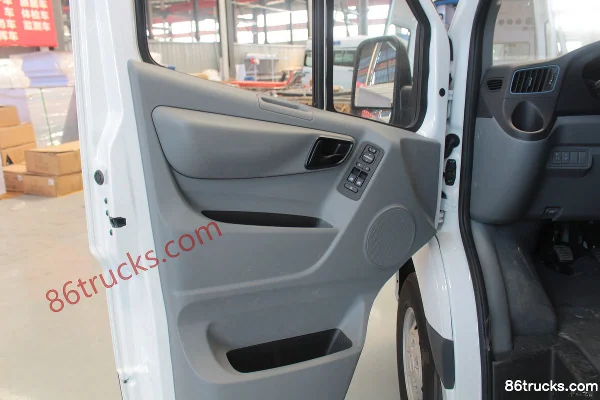 Foton Commercial Vehicle Tuyano Luxury 150hp 2.0T Diesel 4WD 9-Seat Multi-Purpose Passenger Vehicle Interior (2) | 86Trucks