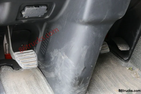 Sinotruk Sitrak G5 camion lourd édition Changxing 240 ch 4X2(6 roues) camion porteur à ridelles 6,8 m Cabine (3) | 86Trucks
