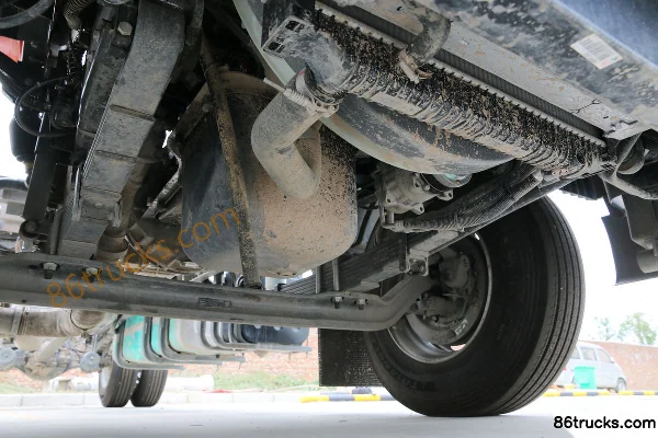 Sinotruk Sitrak G5 camion lourd édition Changxing 240 ch 4X2(6 roues) camion porteur à ridelles 6,8 m Châssis (2) | 86Trucks