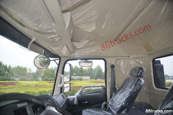 Kama Fangding 230hp 6X2(8 wheels) 7.2m semi-sleeper stake truck (China VI) Cab (3) | 86Trucks
