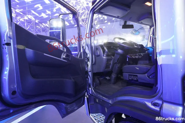 Dongfeng Captain Nebula K6-L 160hp 4X2(6 wheels) Single Row Box Light Truck (China VI) Cab (1) | 86Trucks