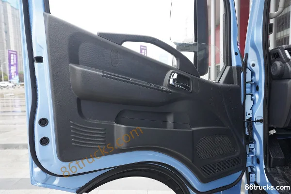 Dongfeng Electric Kaipute e-Star 4.2 m Single Row Pure Electric Van Light Truck 4X2(6 wheels) Interior (3) | 86Trucks