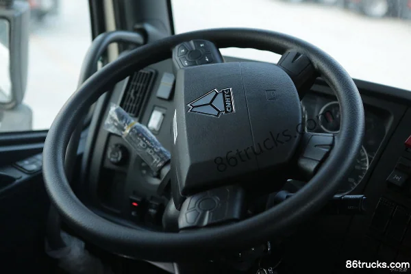 Sinotruk HOWO T7H poids lourd 440 ch 6X4(10 roues) LNG tracteur routier (pont arrière 13T) (China VI) Cabine (2) | 86Trucks