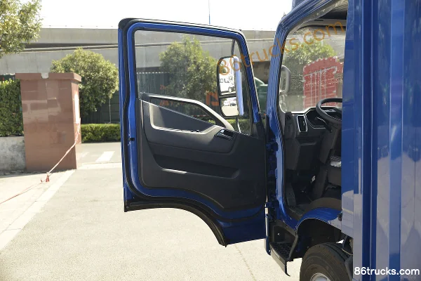 Yuejin Kuaiyun H500 150hp 4X2(6 wheels) 4.17m AMT automatic single-row box light truck (China VI) Cab (1) | 86Trucks