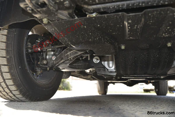 Qingling Isuzu Daka TAGA Luxury Edition 3T diesel 142hp 2WD double-row pickup truck Body (3) | 86Trucks
