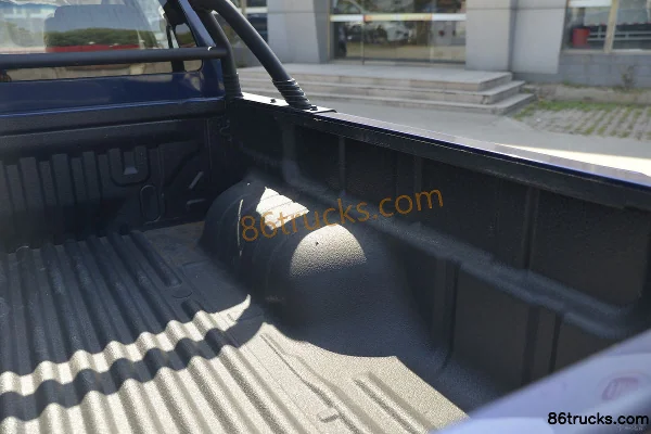 Qingling Isuzu Daka TAGA Luxury Edition 3T diesel 142hp 2WD double-row pickup truck Body (6) | 86Trucks