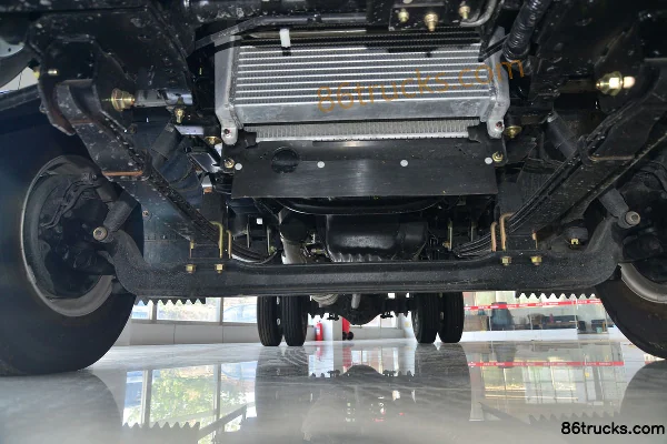 Qingling Isuzu KV100 120hp 4X2(6 wheels) 4.205m Single Row Flatbed Light Truck (Axle Ratio 5.2) Chassis (1) | 86Trucks