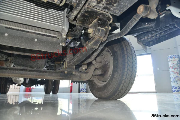 Qingling Isuzu KV600 120 hp 4X2(6 wheels) 4.13 m Single Row Box Light Truck Chassis (3) | 86Trucks