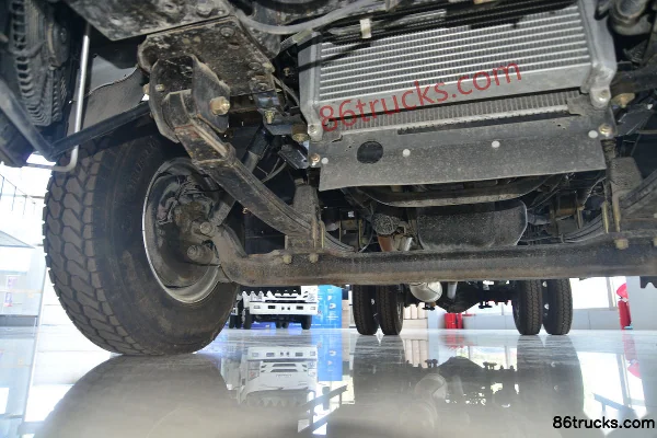 Qingling Isuzu KV600 120 hp 4X2(6 wheels) 4.13 m Single Row Box Light Truck Chassis (2) | 86Trucks