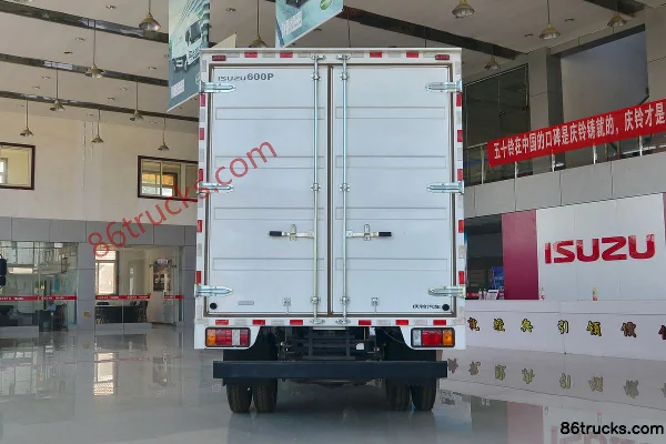 Qingling Isuzu KV600 120 hp 4X2(6 wheels) 4.13 m Single Row Box Light Truck Body (2) | 86Trucks