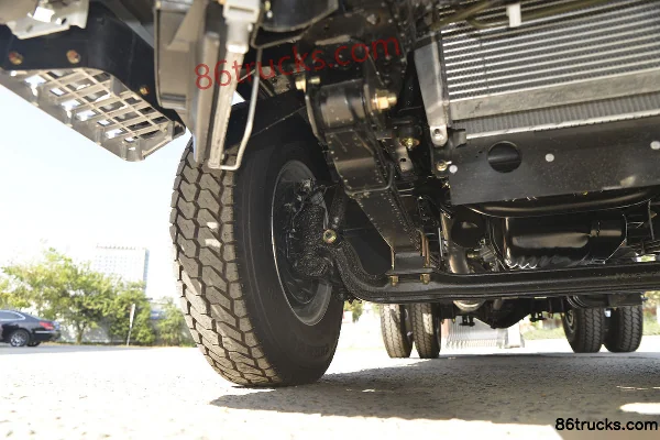 Qingling Isuzu 100P 120hp 4X2(6 wheels) 2.56m Double Row Flatbed Light Truck (Ratio 5.34) Chassis (2) | 86Trucks