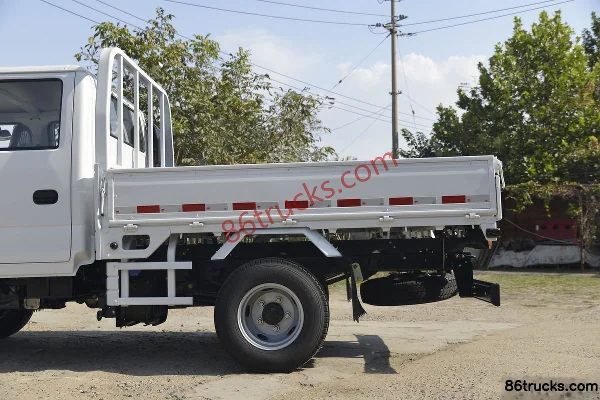 Qingling Isuzu 100P 120hp 4X2(6 wheels) 2.56m Double Row Flatbed Light Truck (Ratio 5.34) Body (2) | 86Trucks