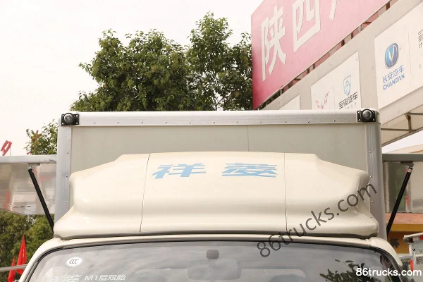 Foton Xiangling M1 Confort 1,6 L 122 ch 4X2(6 roues) essence 3,3 m fourgon à cabine simple avec portes latérales relevables Extérieur (3)