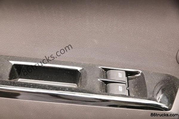 Foton Xiangling M1 Confort 1,6 L 122 ch 4X2(6 roues) essence 3,3 m fourgon à cabine simple avec portes latérales relevables (3) | 86Trucks