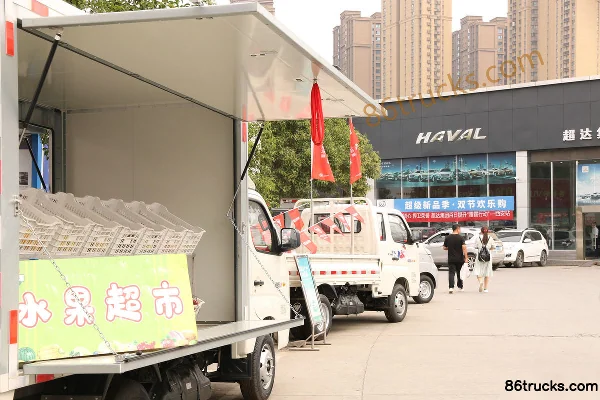 Foton Xiangling M1 Confort 1,6 L 122 ch 4X2(6 roues) essence 3,3 m fourgon à cabine simple avec portes latérales relevables Carrosserie (2)