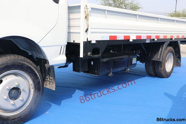 Kama Ruihang X1 1.5L 113 ch 4X2(6 roues) essence 3.48 m cabine simple camion léger à ridelles (China VI) Châssis (1) | 86Trucks