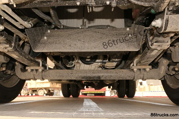 Foton Xiangling M1 Comfort 1.6L 122 hp 4X2(6 wheels) Gasoline 3.05 m semi-row box van micro truck (China VI) Chassis (1) | 86Trucks