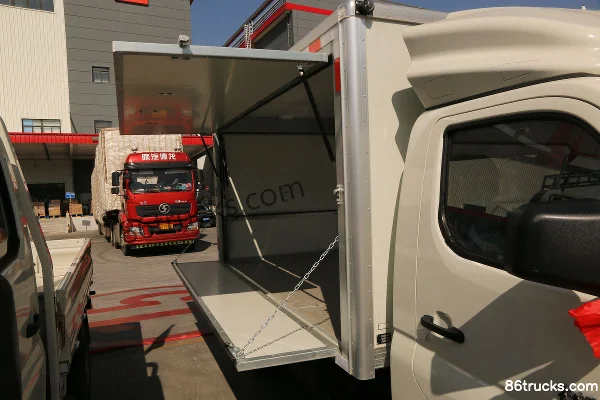 Foton Xiangling M1 Comfort 1.6L 122 hp 4X2(6 wheels) Gasoline 3.05 m semi-row box van micro truck (China VI) Body (1) | 86Trucks