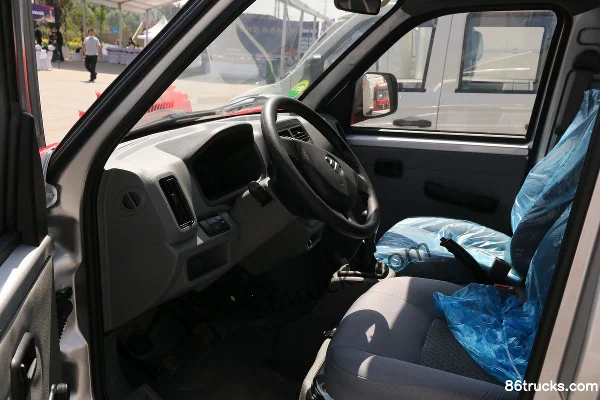 Foton Xiang Ling V1, 1,3 L, 87 ch, 4X2(6 roues) , essence, 3,05 m micro camion fourgon à ouverture latérale cabine simple (roue arrière simp