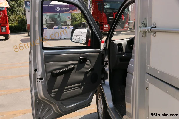 Foton Xiang Ling V1, 1,3 L, 87 ch, 4X2(6 roues) , essence, 3,05 m micro camion fourgon à ouverture latérale cabine simple (roue arrière simp
