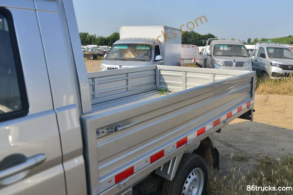 Jinbei T32 Standard 1.5L 102ch 4X2(6 roues) Essence 2,51m plateau double cabine mini camion (China VI) Carrosserie (1) | 86Trucks