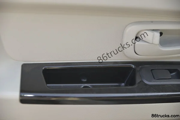 Jinbei New Haishi X30L 102hp 1.5L Double-row Enclosed Cargo Truck (China VI) Cab (3) | 86Trucks