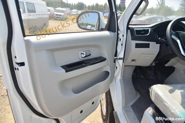 Jinbei New Hiace S 2023 Luxury Cargo 116hp 1.6L 2-seat panel van Cab (1) | 86Trucks